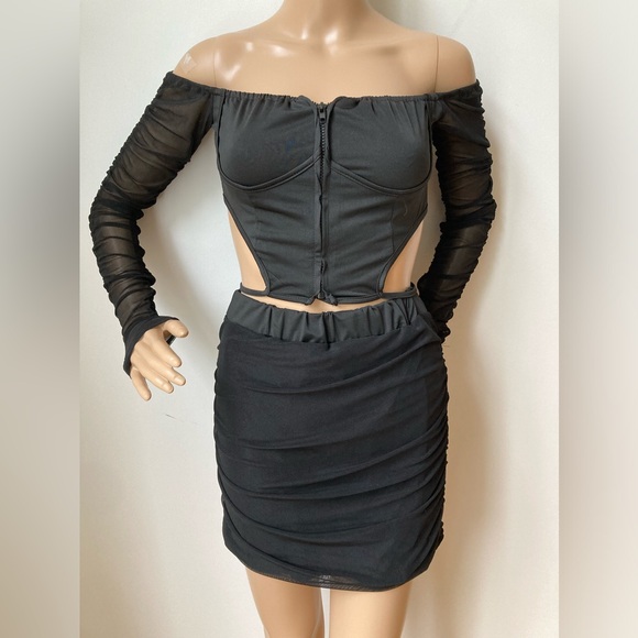 SHEIN 2-piece skirt set - Picture 1 of 4